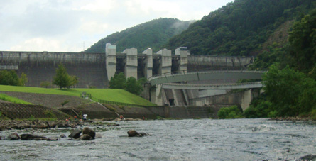 Hiyoshi dam