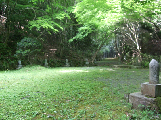 白河天皇開山で摩訶不思議な秘意が漂う霊場である